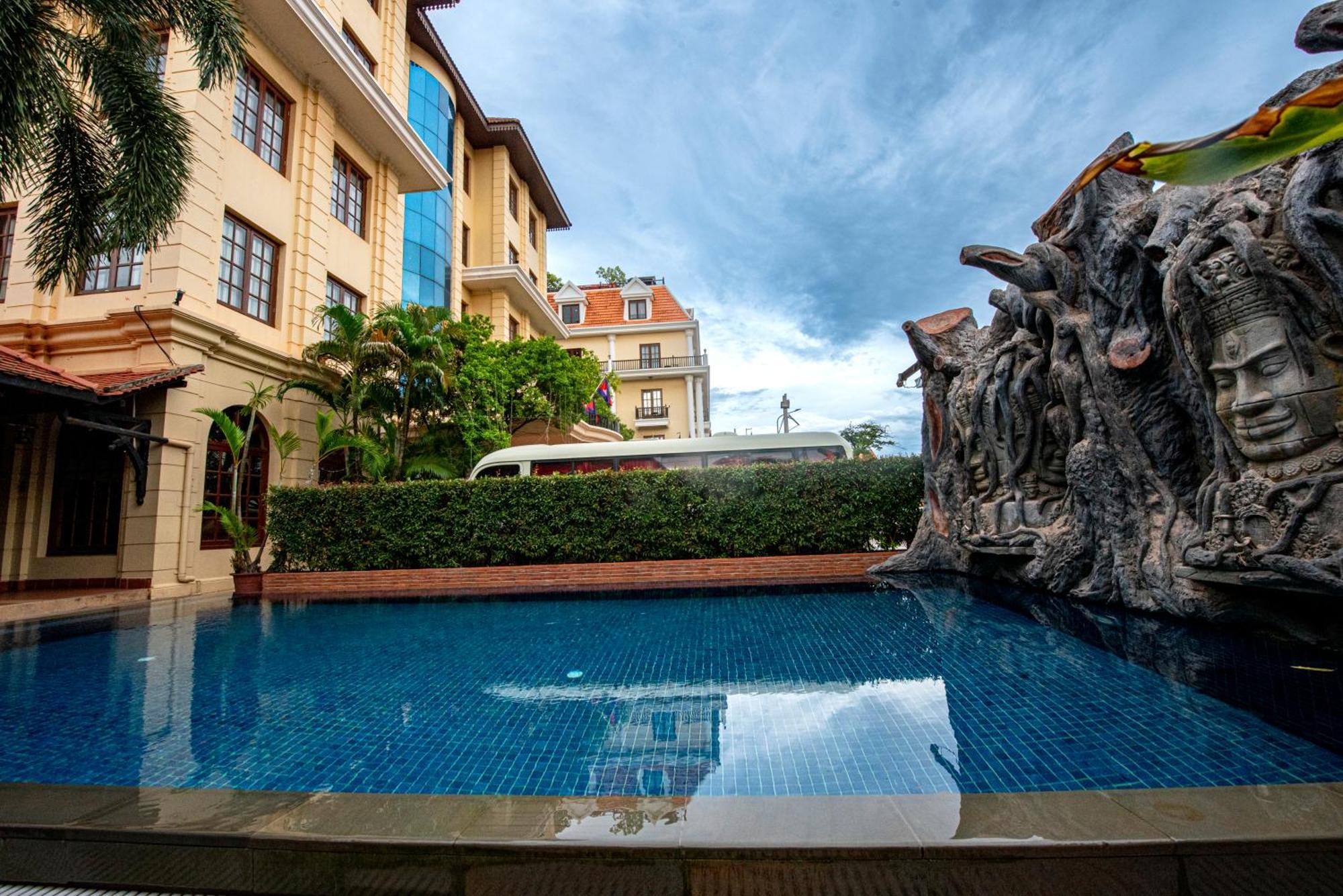 The Suite By Royal Crown Hotel Siem Reap Luaran gambar