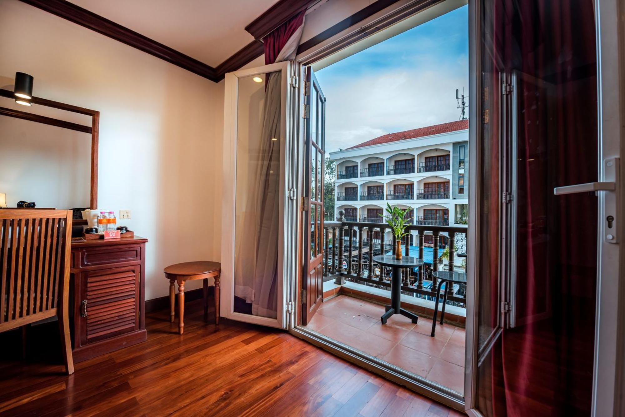 The Suite By Royal Crown Hotel Siem Reap Luaran gambar